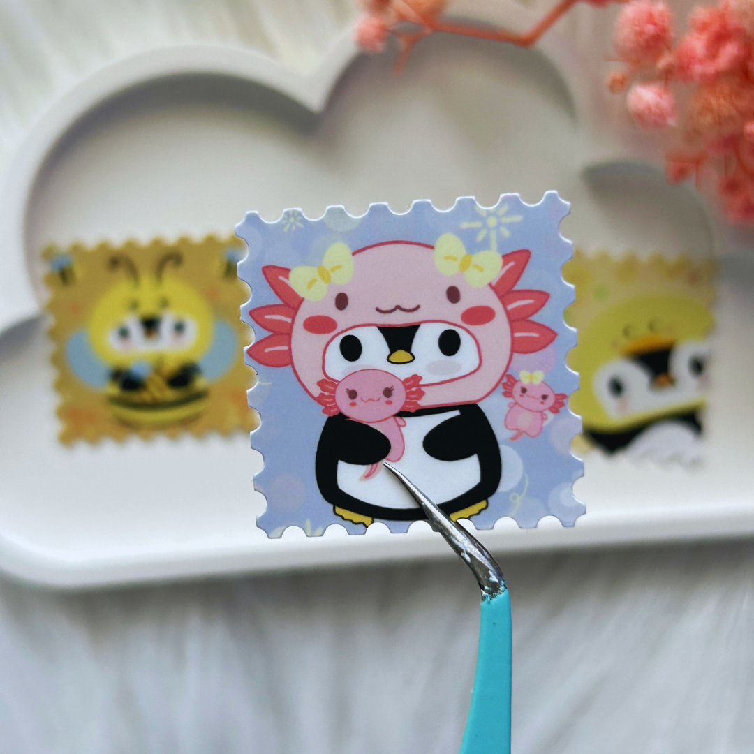 Sticker-Set „Pinguin im Kostüm“ – 3-teilig, Briefmarken-Stil Material: Soft-Matt Vinyl | Größe: je 3 × 3 cm