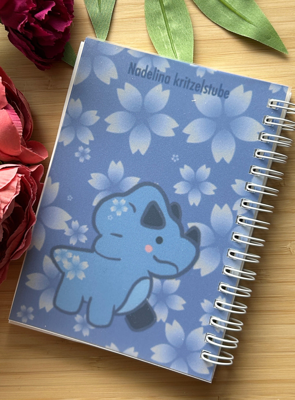 Stickerbuch A6 mit Blue Sakura Dino Mit passenden Charm  - B-Ware