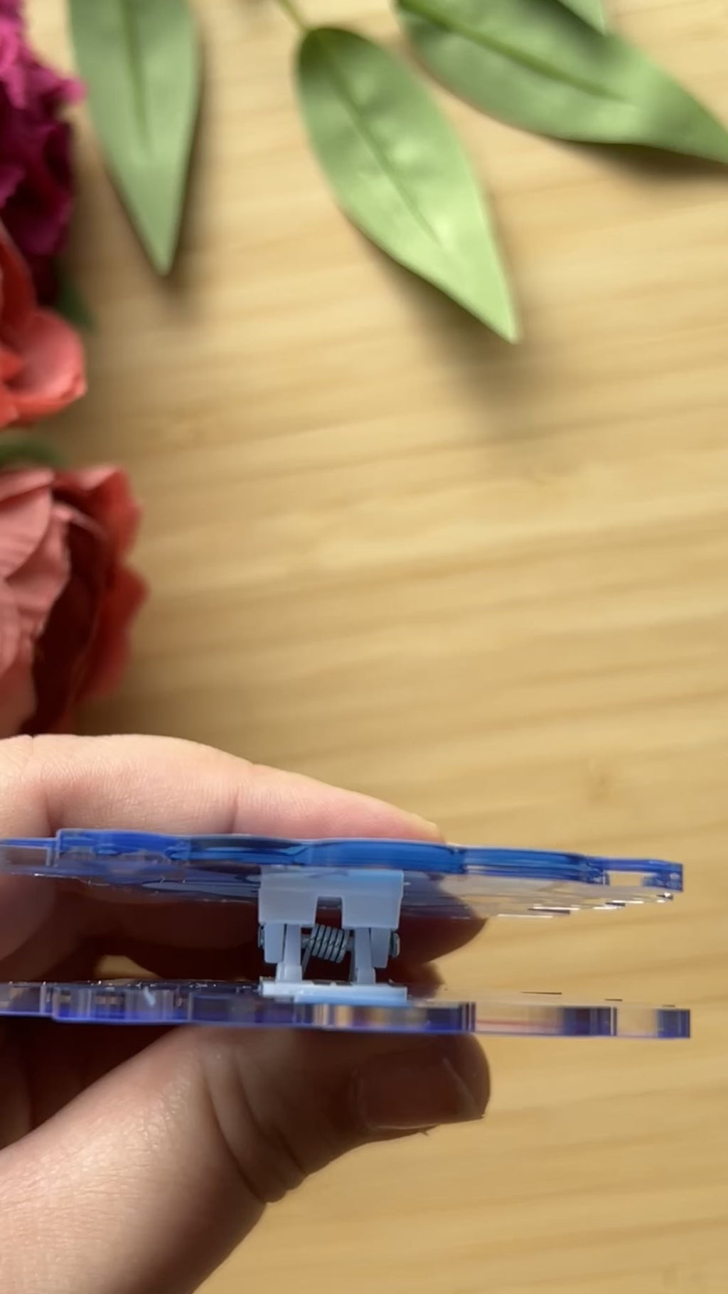 Buchclip Acryl Dino Blaue Sakura